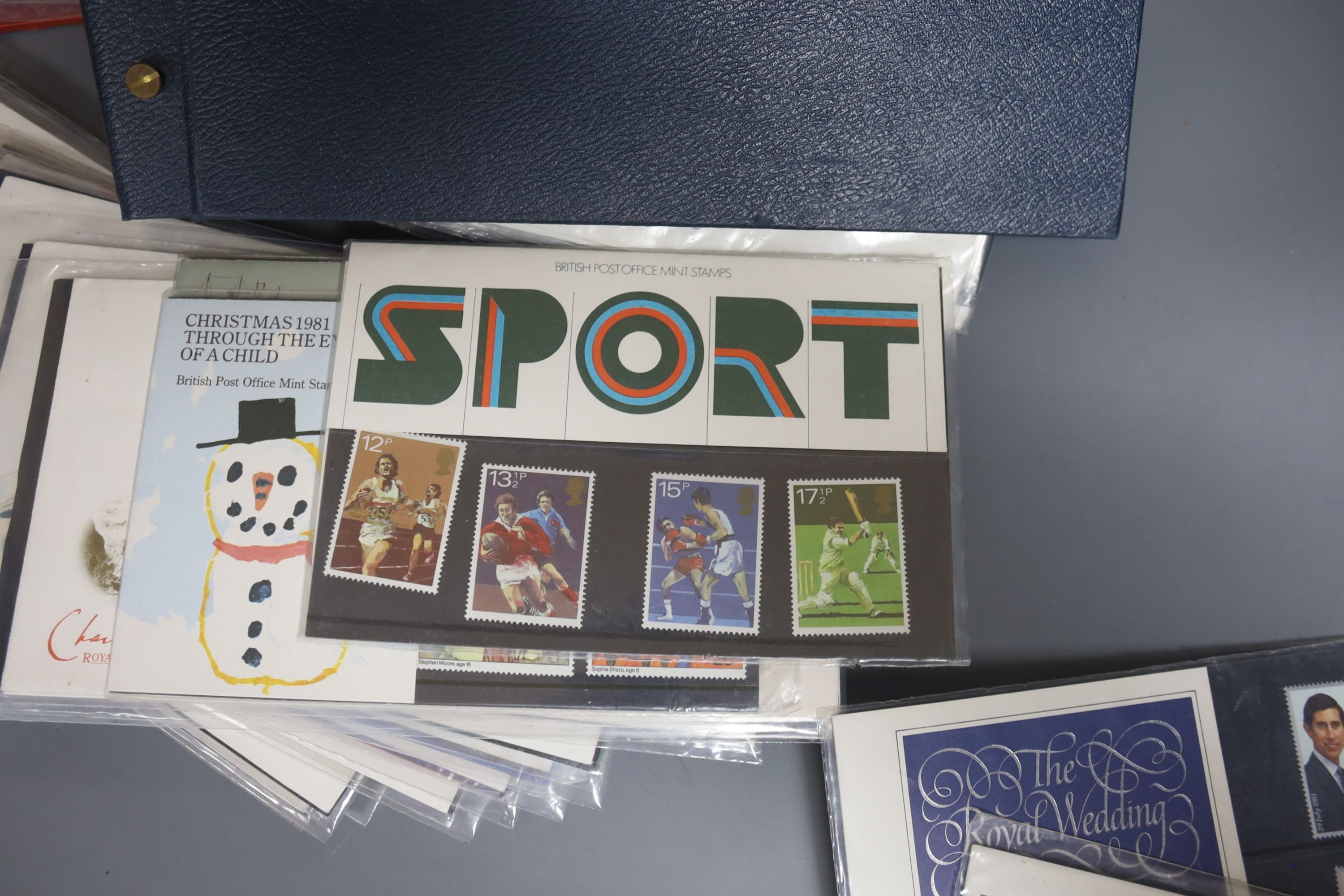 Great Britain presentation packs, First day covers and mint sets mostly 1970s-1980s